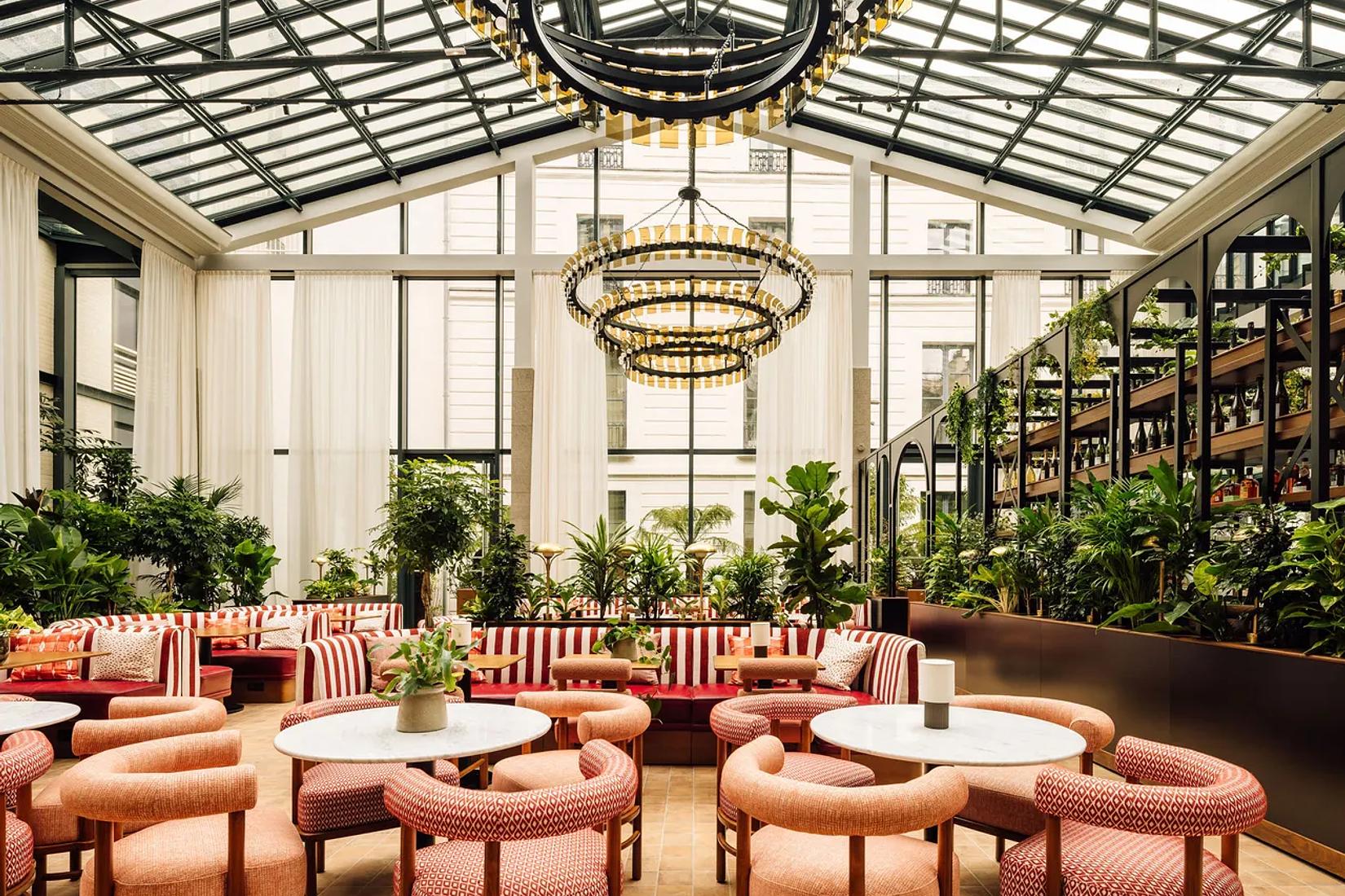 Boutique lifestyle hotel in a French Baroque mansion house in the heart of Paris