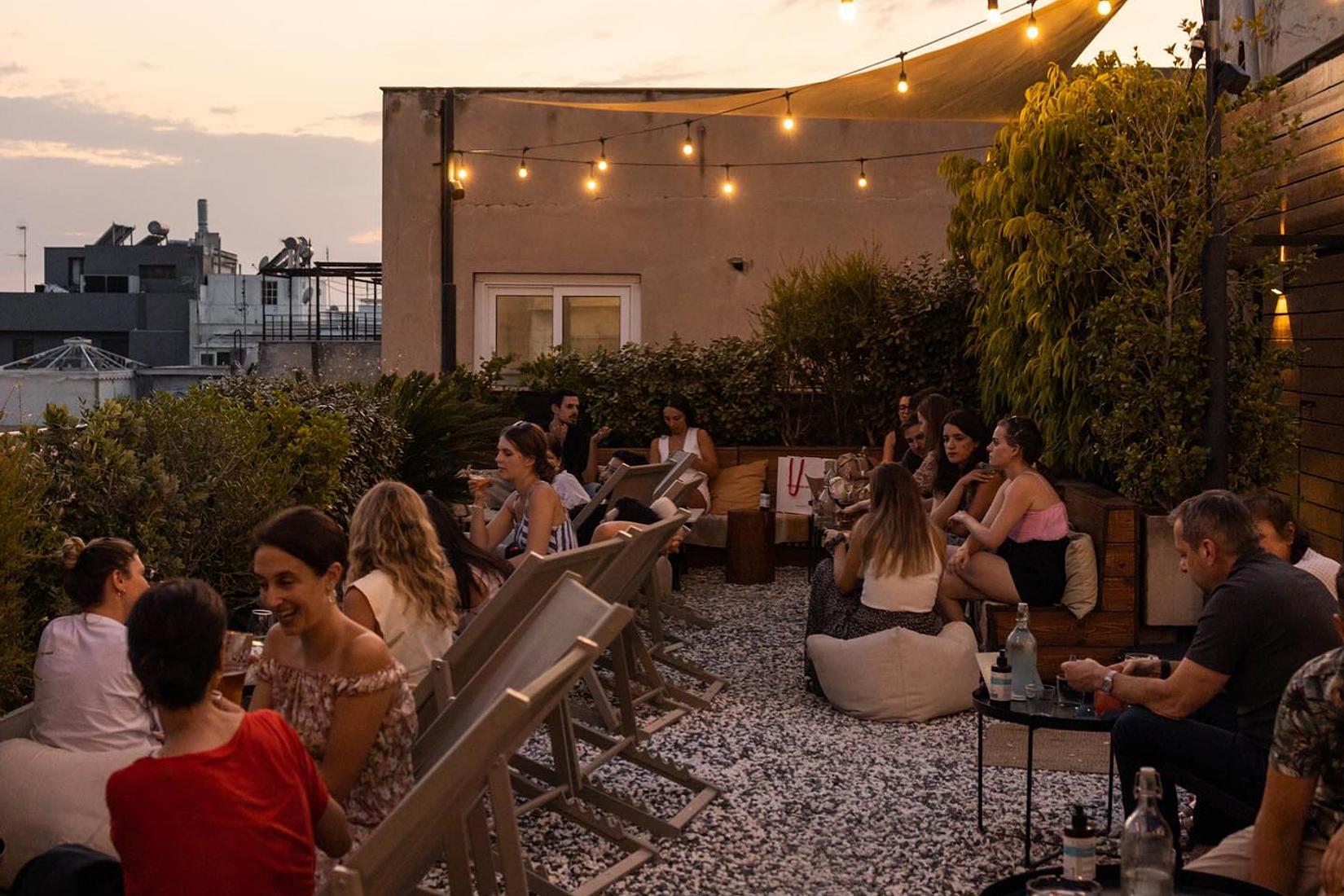 Boutique 'foodie' hotel with roof terrace with incredible views of Athens