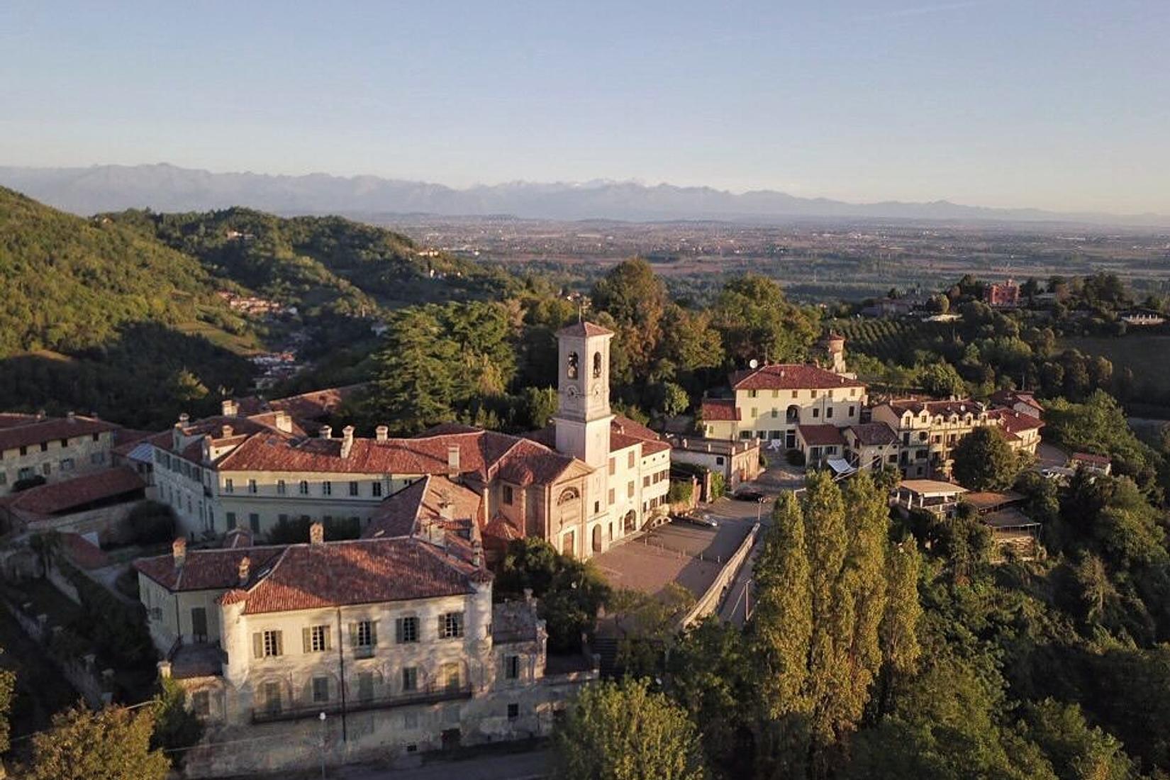 Rent your own village in the Italian hills with swimming pool and incredible views