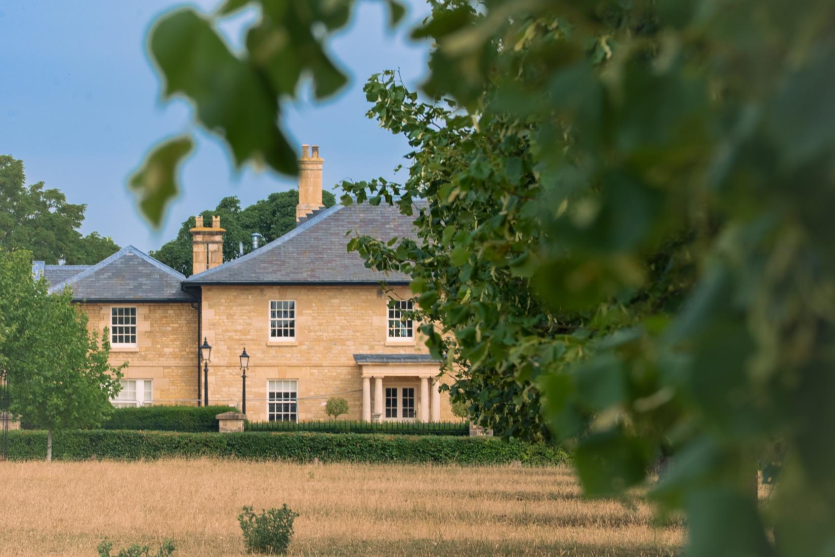 Wellness-led retreat in nature with flexible meeting space only 1 hour from London