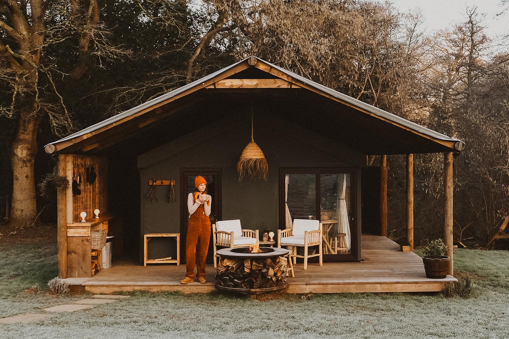 Private sanctuary 1 hour from London with cabins, farmhouses and equipped meeting barn