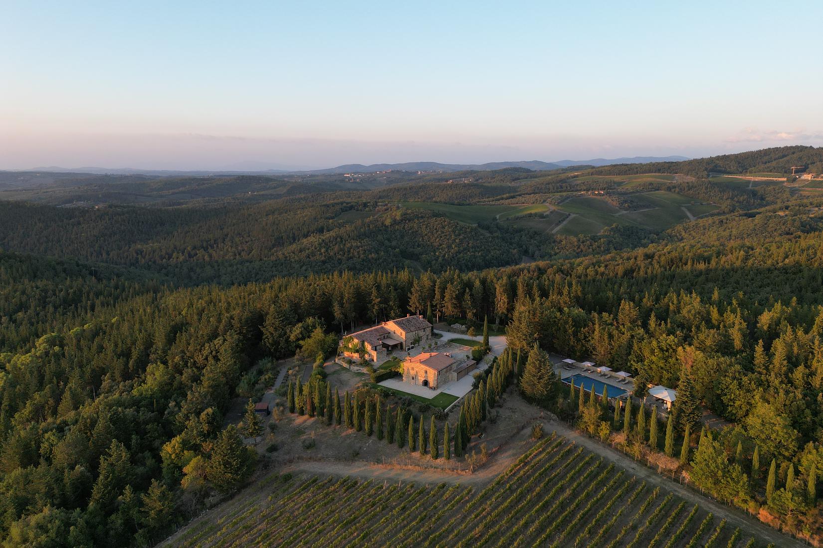 Luxury villa in the heart of Chianti with infinity pool and stunning views