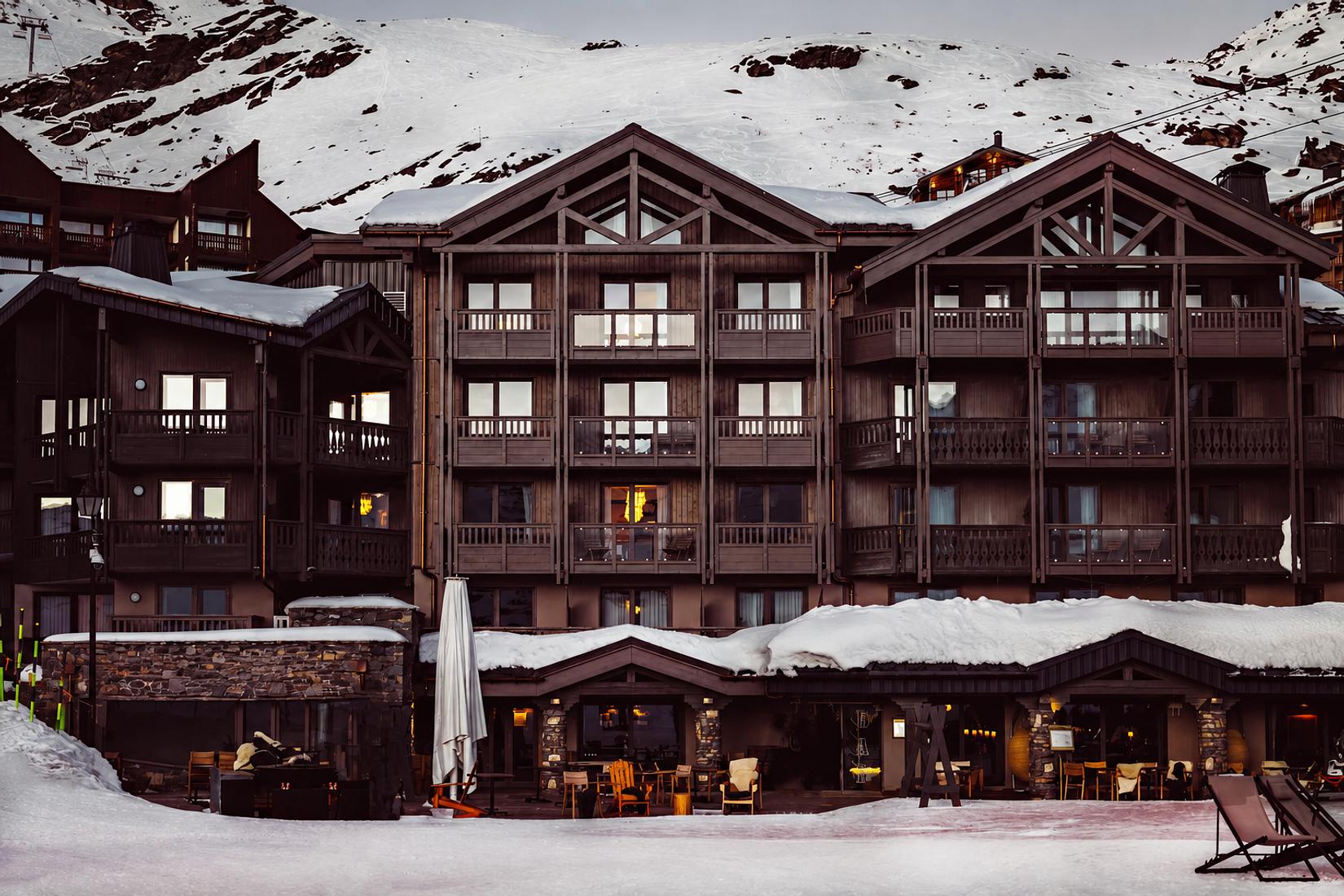 Ski-in, ski-out alpine hotel with spa and indoor pool in Val Thorens