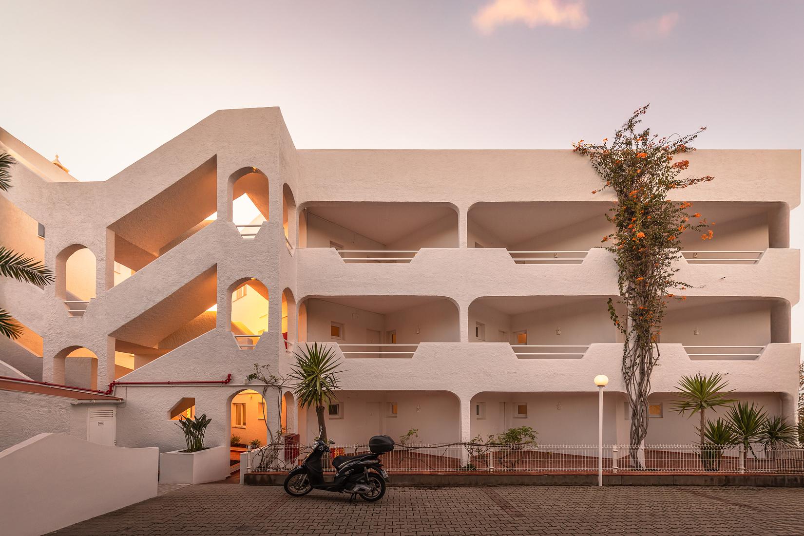 Beautifully designed studios in the Algarve with outdoor pool and coworking space