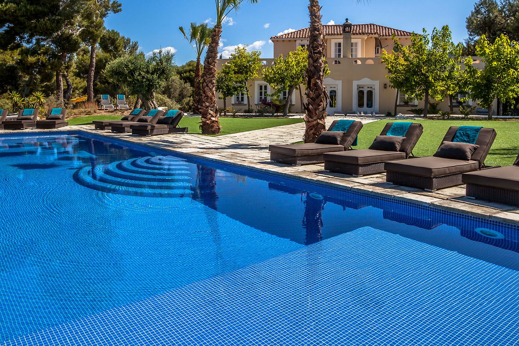 Luxury villa in Sitges with terraces and swimming pool only 25 minutes from Barcelona Airport